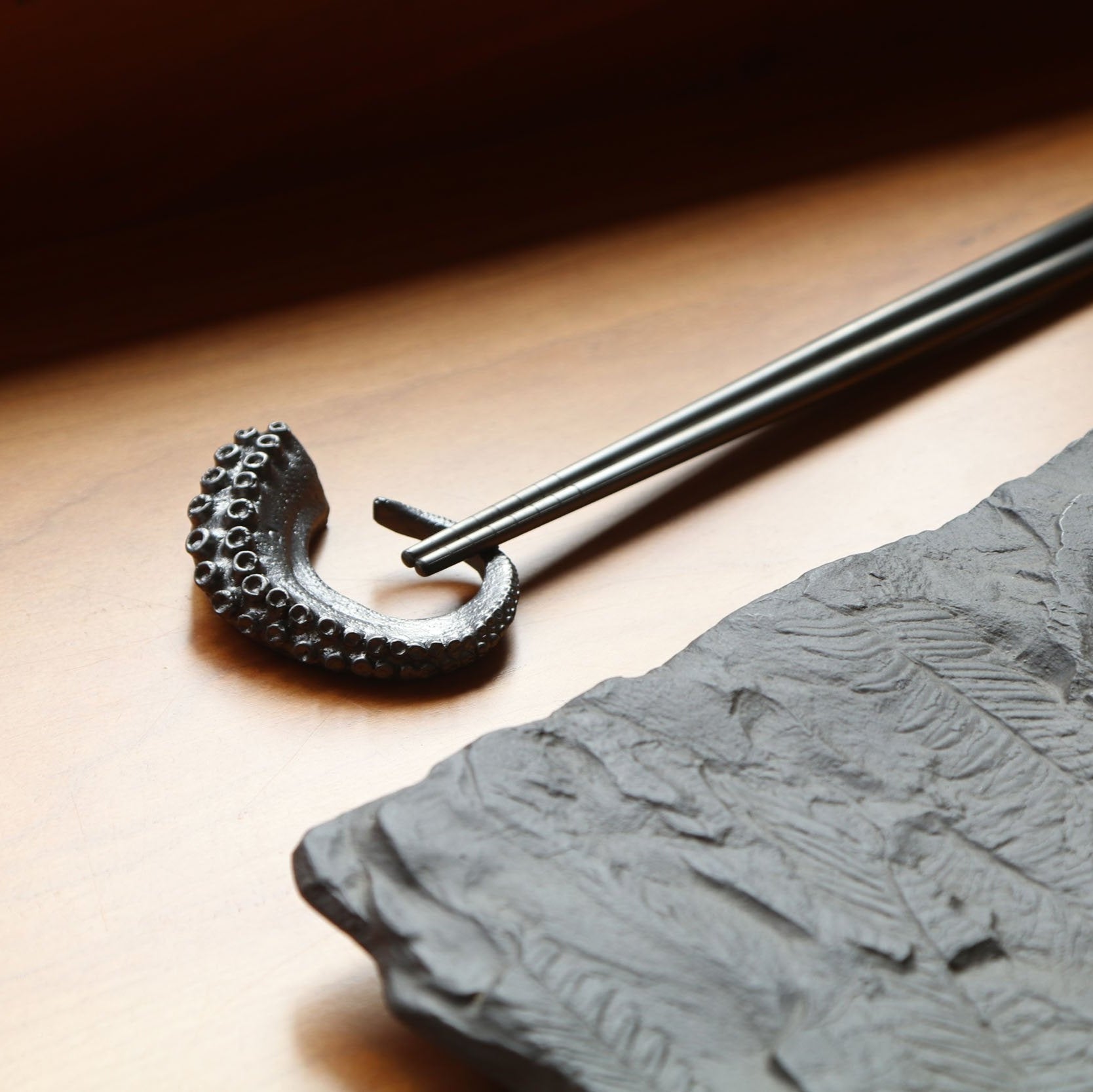 cutlery rest and chopsticks