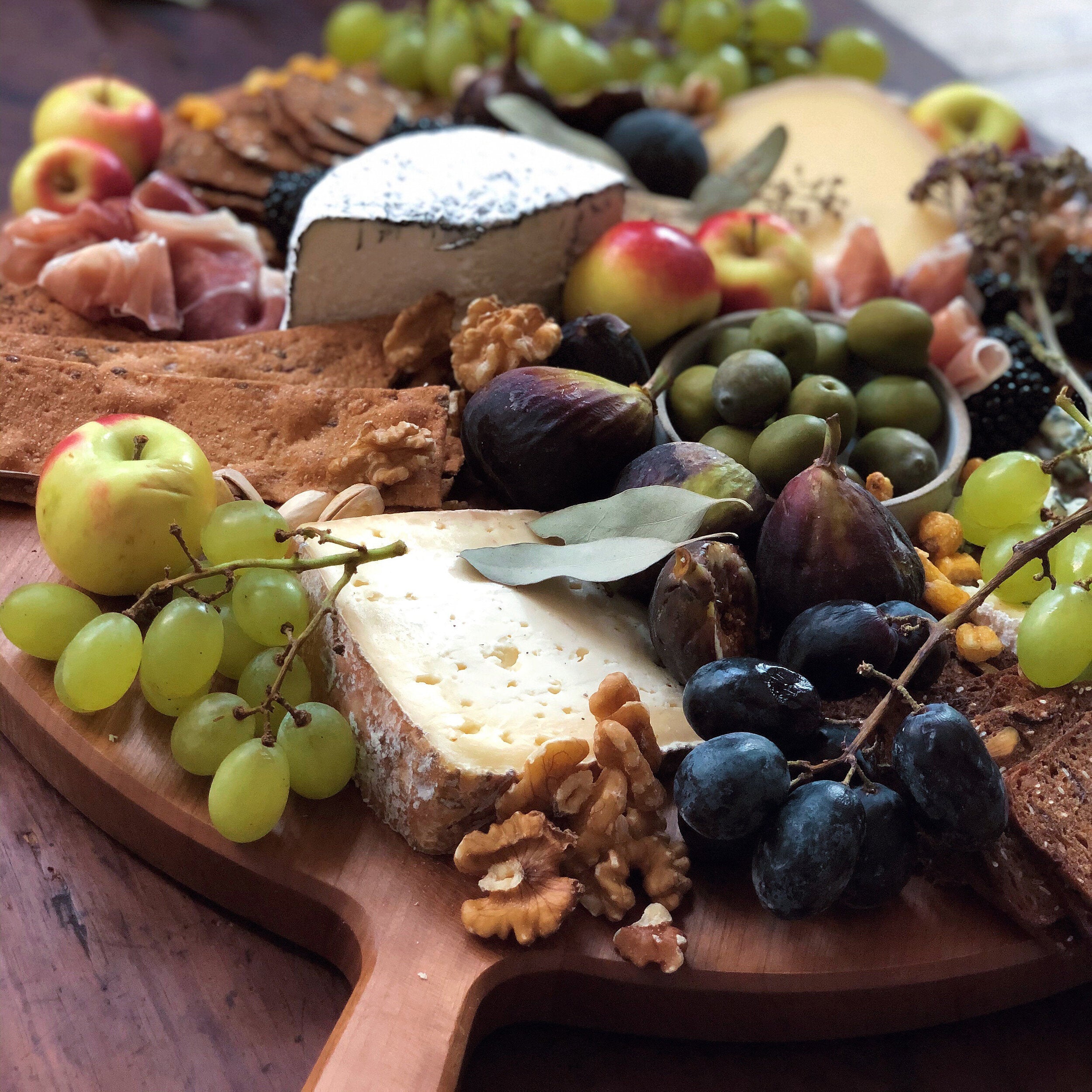 Round Wooden Handled Serving Board